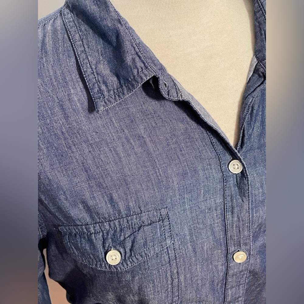 Old Navy Denim Looking Shirt - size Large